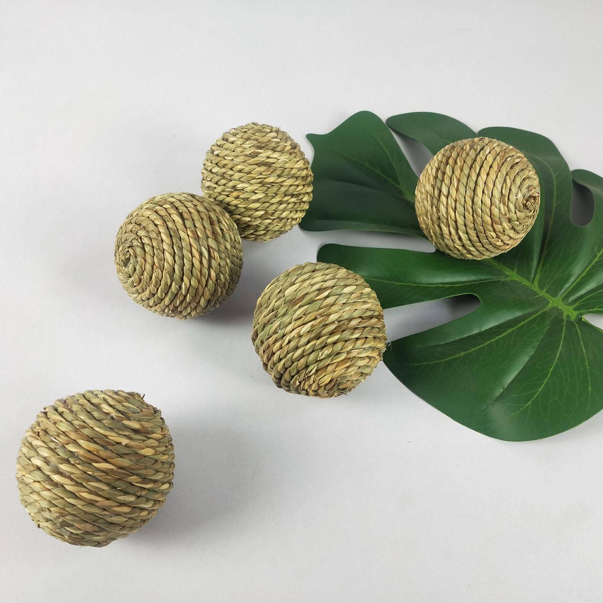 Pet Natural Straw Rope Ball For Hamsters, Rabbits, And Parrots
