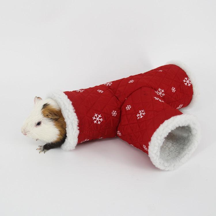 Cozy Critter Winter Retreat: Three-Channel Hamster Hedgehog Sleeping Bag