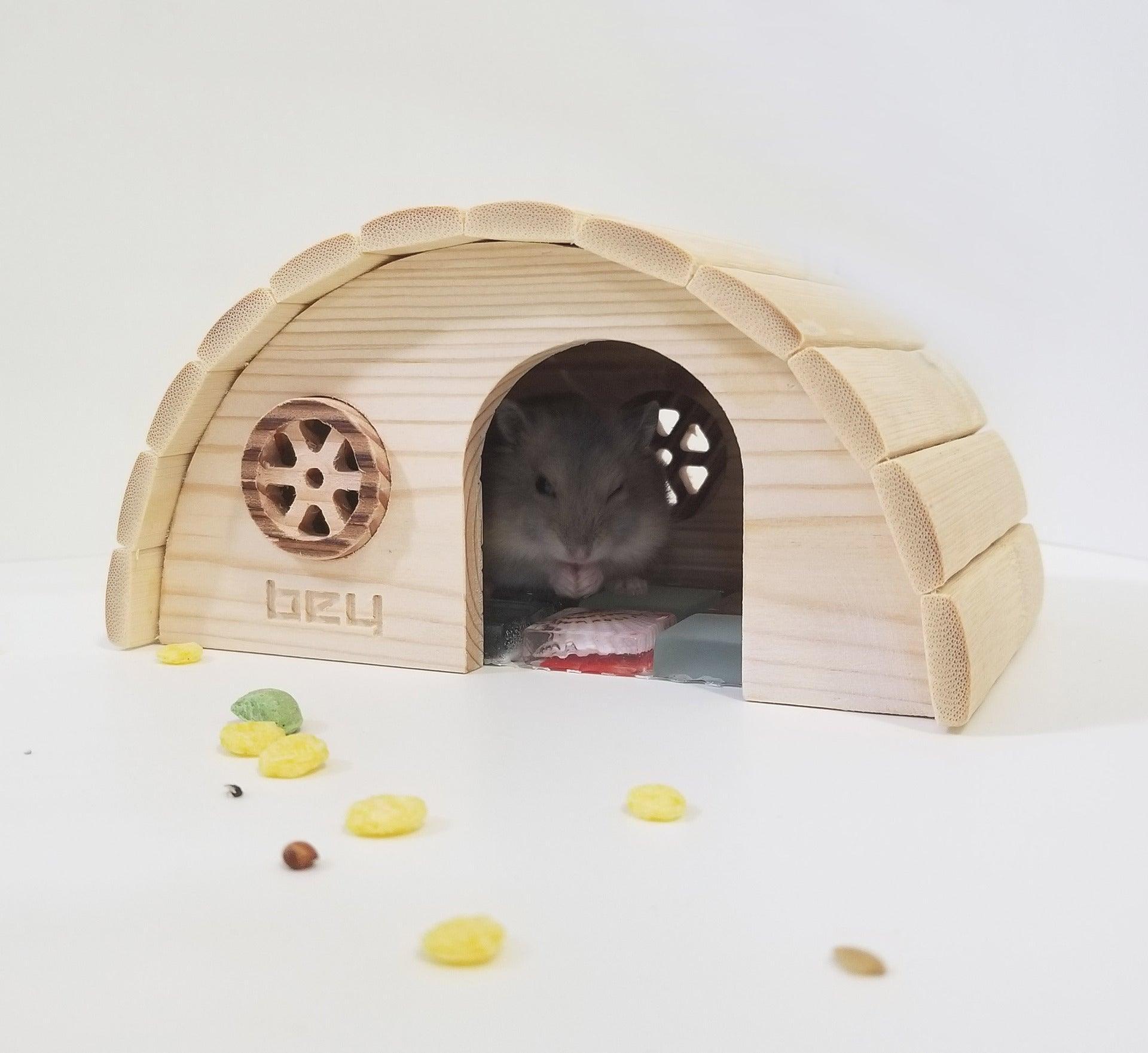 Cozy Woodland Retreat For Small Pets